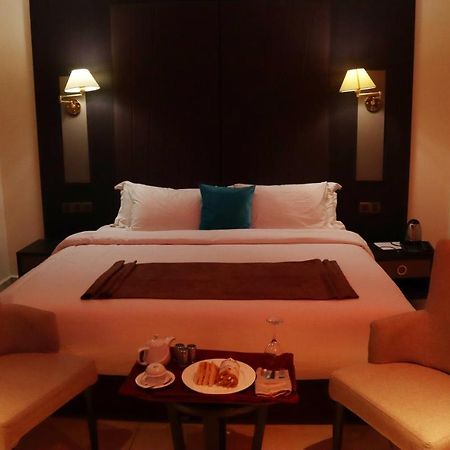 Monty Suites Calabar Exteriör bild