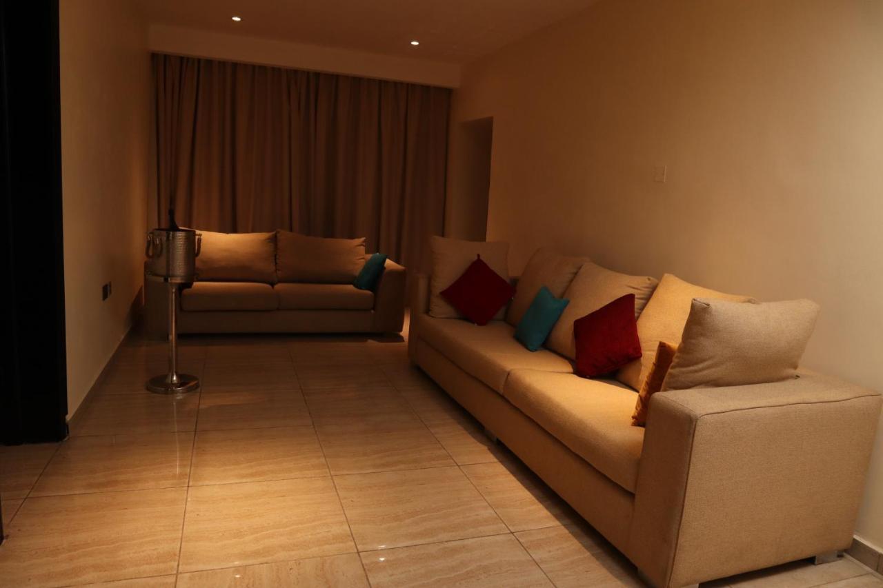 Monty Suites Calabar Exteriör bild