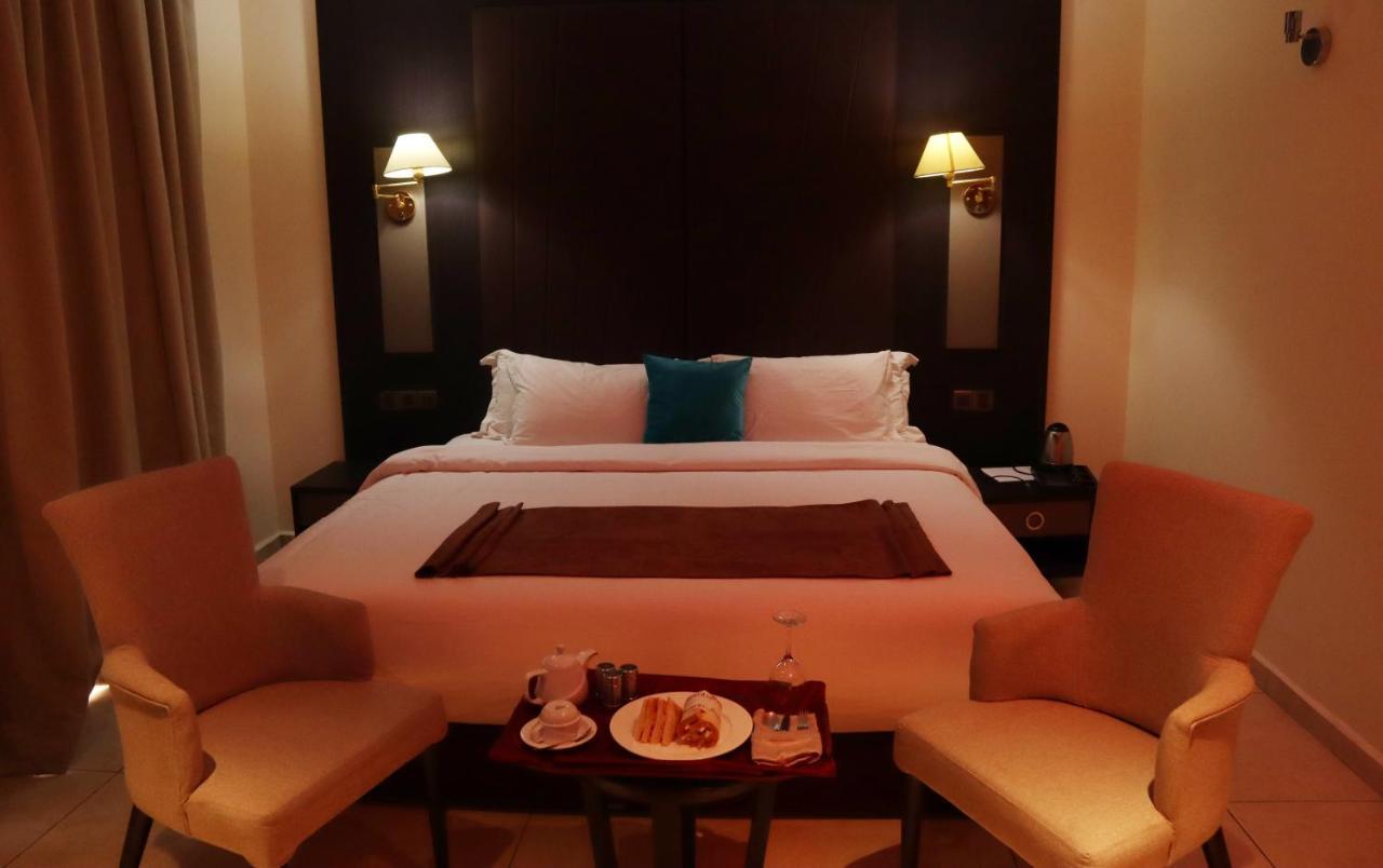 Monty Suites Calabar Exteriör bild