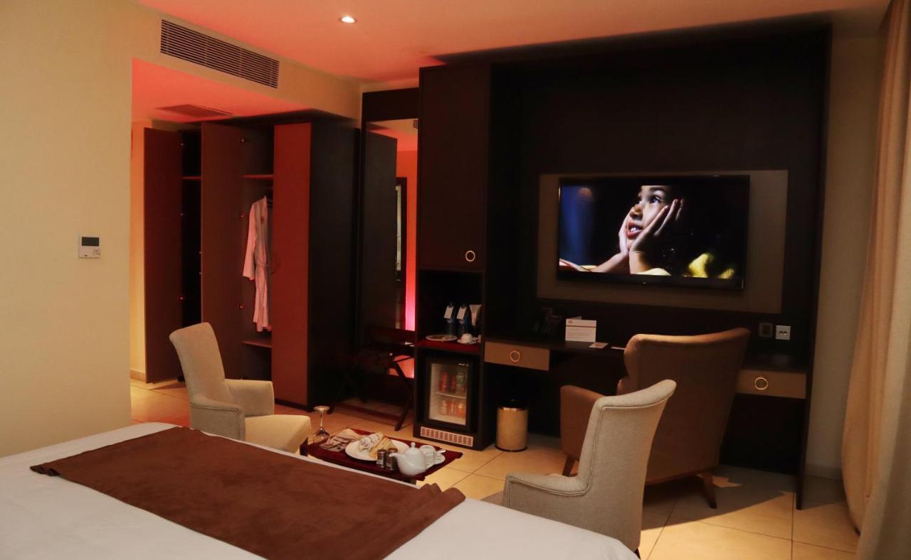 Monty Suites Calabar Exteriör bild