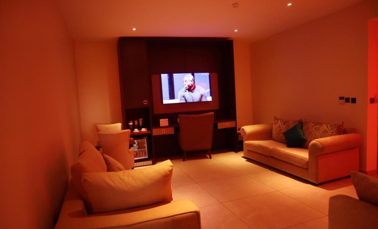 Monty Suites Calabar Exteriör bild